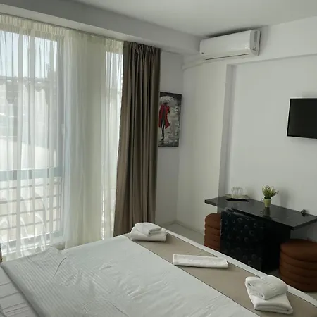Roberta Apartment